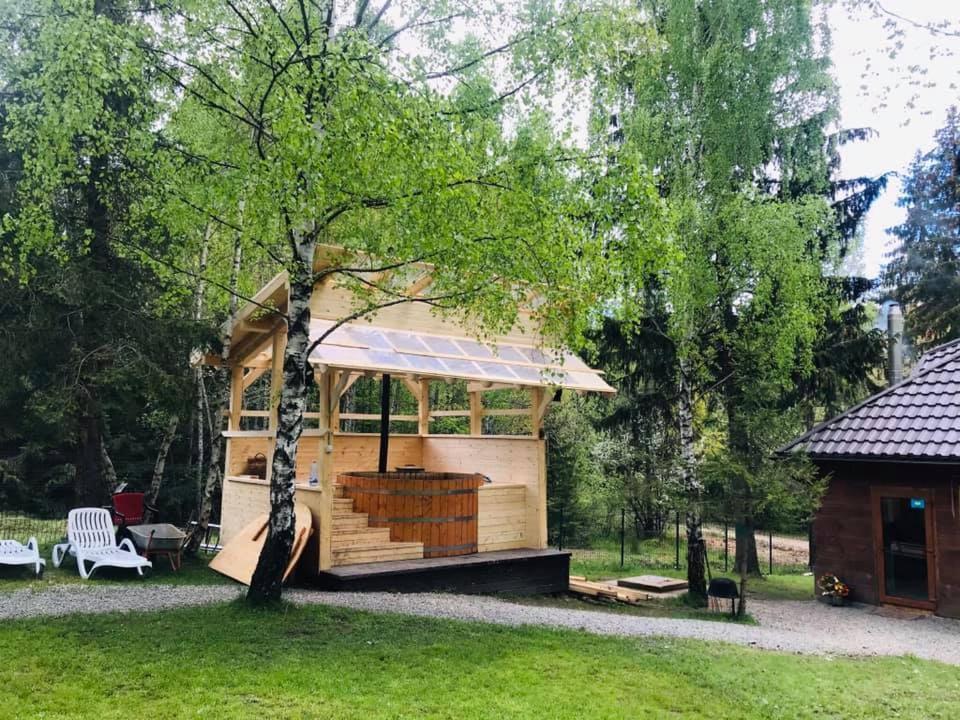 Cabana Din Padurea Belis Si Casuta Din Copac Клуж-Напока Экстерьер фото