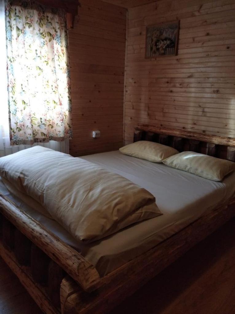 Cabana Din Padurea Belis Si Casuta Din Copac Клуж-Напока Экстерьер фото